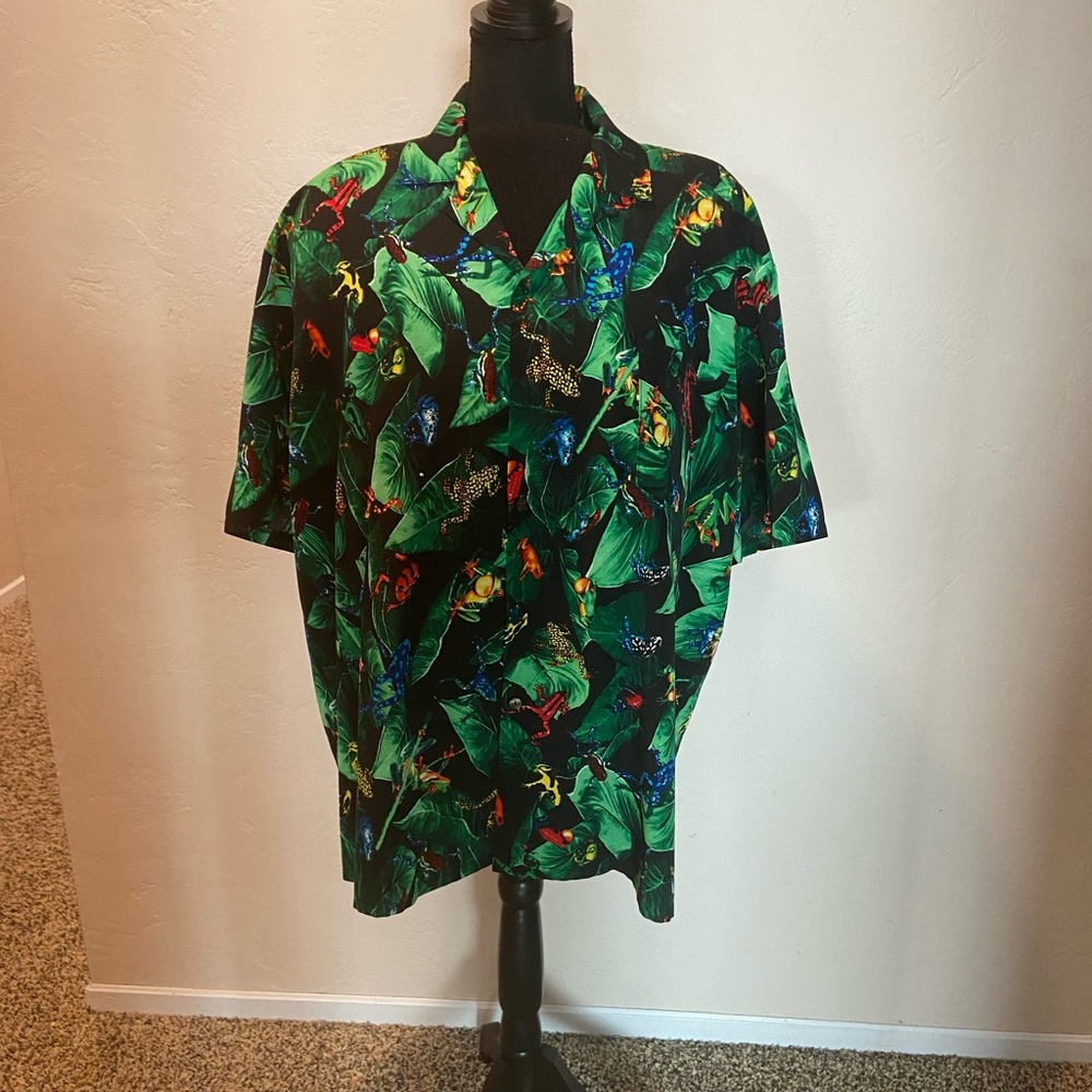 Via Ripatti Designs reptile shirt. Size XL